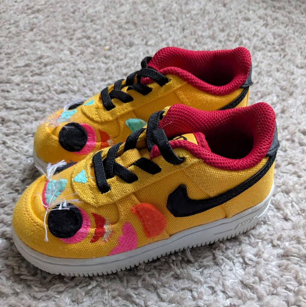 Nike - Picture 1 of 4